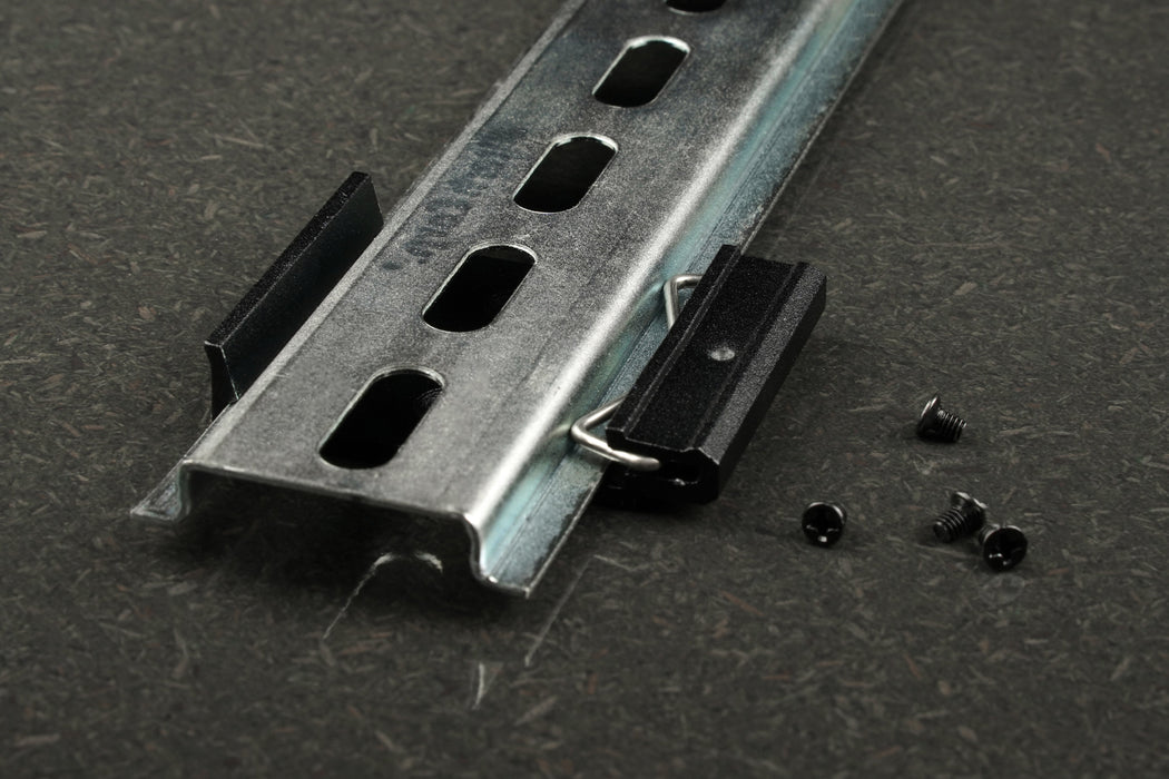 KKSB Aluminium DIN Rail Clip med skruvar